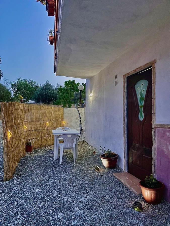 Monolocale Deluxe A 2,7 Km Dal Mare Per 2 Persone Lägenhet Siderno Exteriör bild